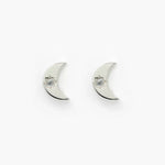 boucles d'oreilles lune pour femme en argent en forme de lunes serties dans une étoile gravée d'un zircon couleur cristal