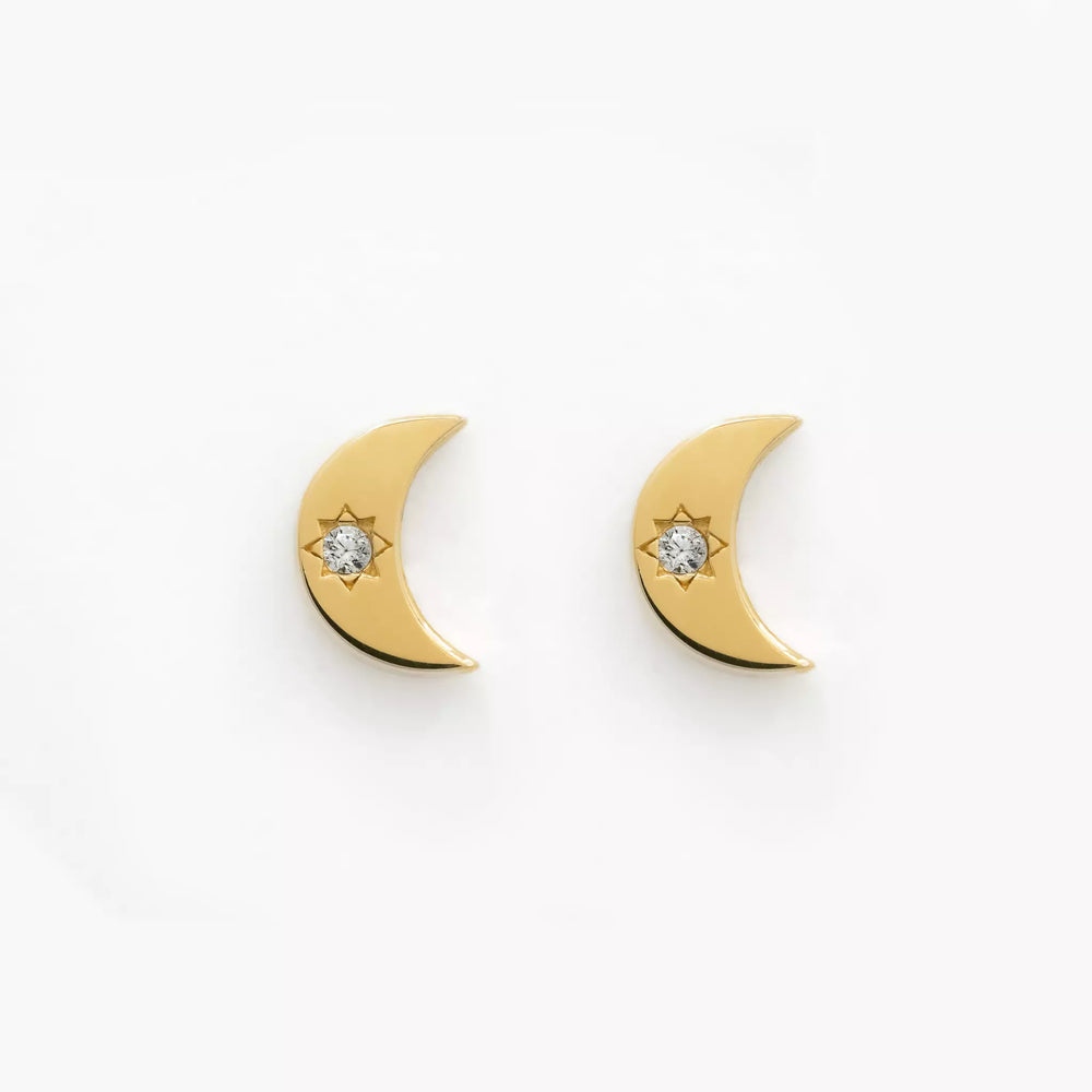 boucles d'oreilles lune pour femme en vermeil en forme de lunes serties dans une étoile gravée d'un zircon couleur cristal