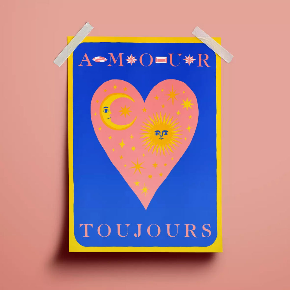 illustration amour toujours de Camille Gressier d'un coeur avec dedans un soleil et une lune stylisée sur fond rose et bleue accrochée à un mur