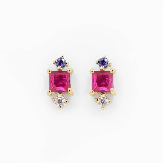 Boucles d’oreilles lili rubis collection radieuse plaquées or serties de zircons de couleur fuchsia améthyste et cristal