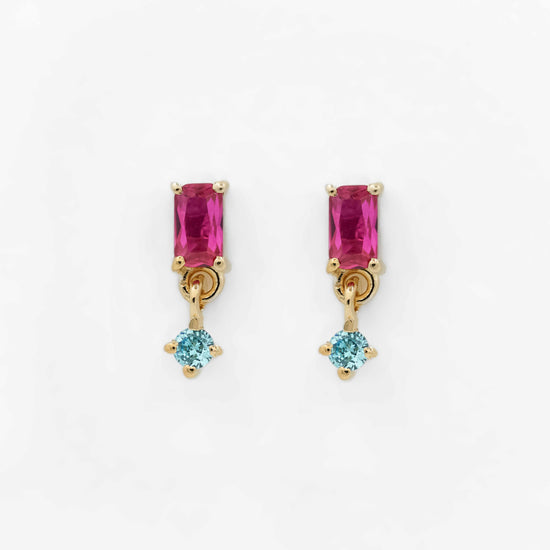 Boucles d’oreilles mimi rubis collection radieuse plaquées or serties de zircons de couleur bleue claire et fuchsia